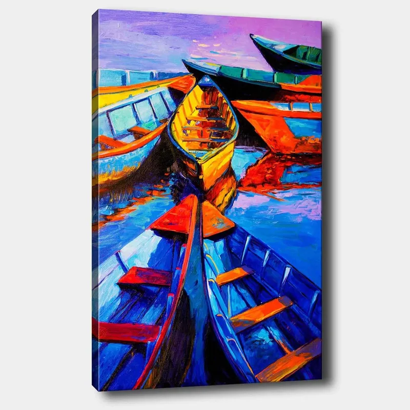 Lærred 70x100 cm - Flere farverige både ligger i en gruppe ved vandoverfladen, Blå / Orange / Gul