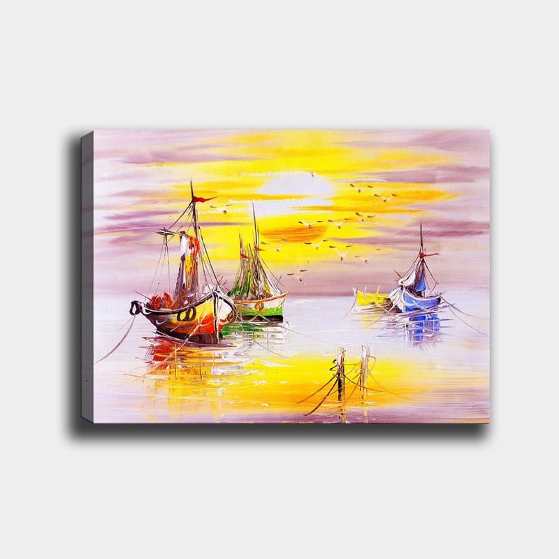 Lærred 70x100 cm - Flere farverige både ligger stille i en solrig havn, Gul / Grøn / Rød