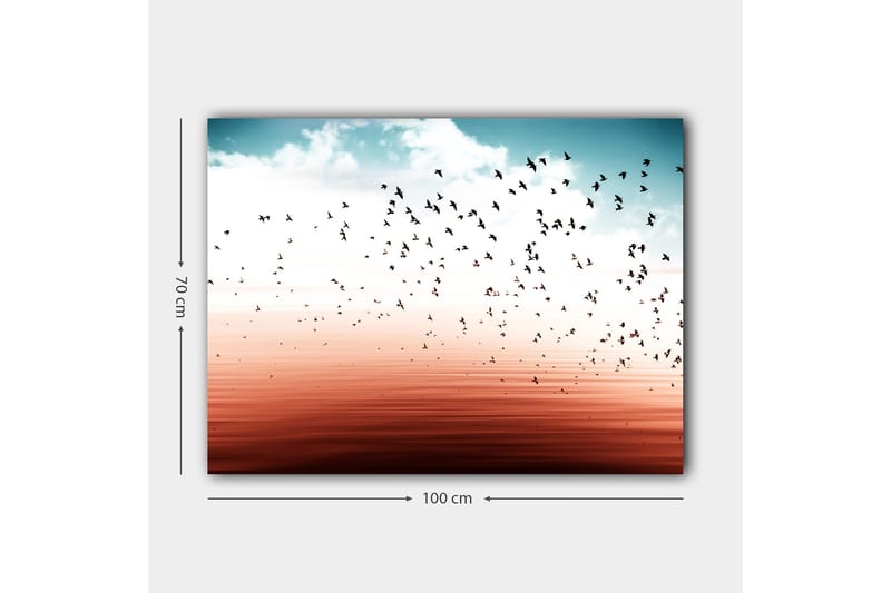Lærred 70x100 cm - Flok fugle, der flyver over en stille vandoverflade i et harmonisk farveskema - Blå / Koralrød - Boligtilbehør - Billeder & kunst - Billeder på lærred
