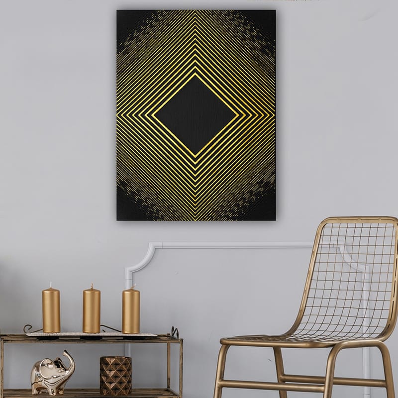 Lærred 70x100 cm - Geometrisk komposition med diagonale linjer, der danner en diamant i guld mod en sort baggrund - Guld / Sort - Boligtilbehør - Billeder & kunst - Billeder på lærred