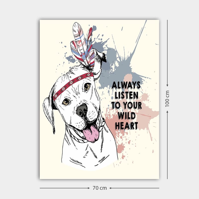 Lærred 70x100 cm - Glad hund med fjer og et bånd om hovedet, der opfordrer dig til at lytte til dit vilde hjerte - Hvid / Rød / Blå - Boligtilbehør - Billeder & kunst - Billeder på lærred