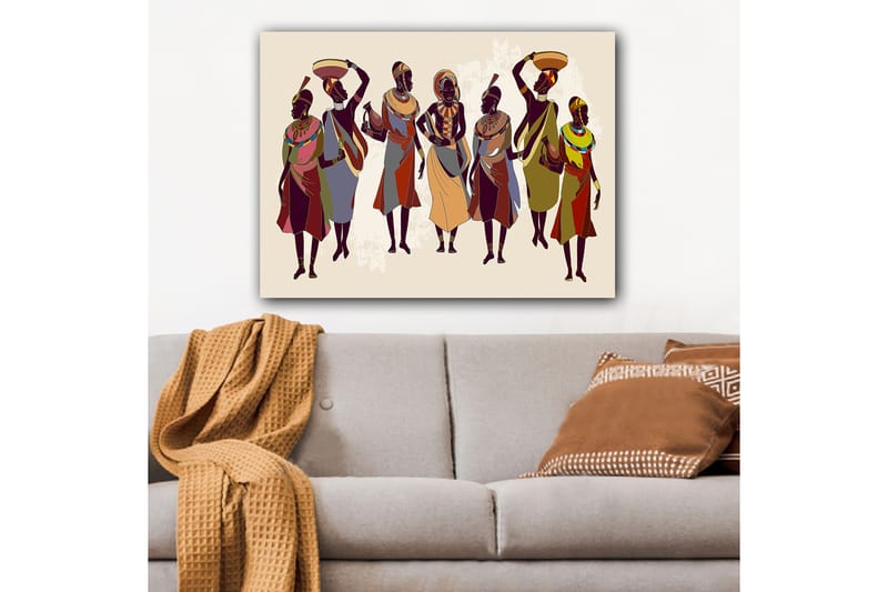 Lærred 70x100 cm - Gruppe af kvinder i traditionelt tøj, der bærer genstande på hovedet og i hænderne - Mørkebrun / Rød / Grøn - Boligtilbehør - Billeder & kunst - Billeder på lærred