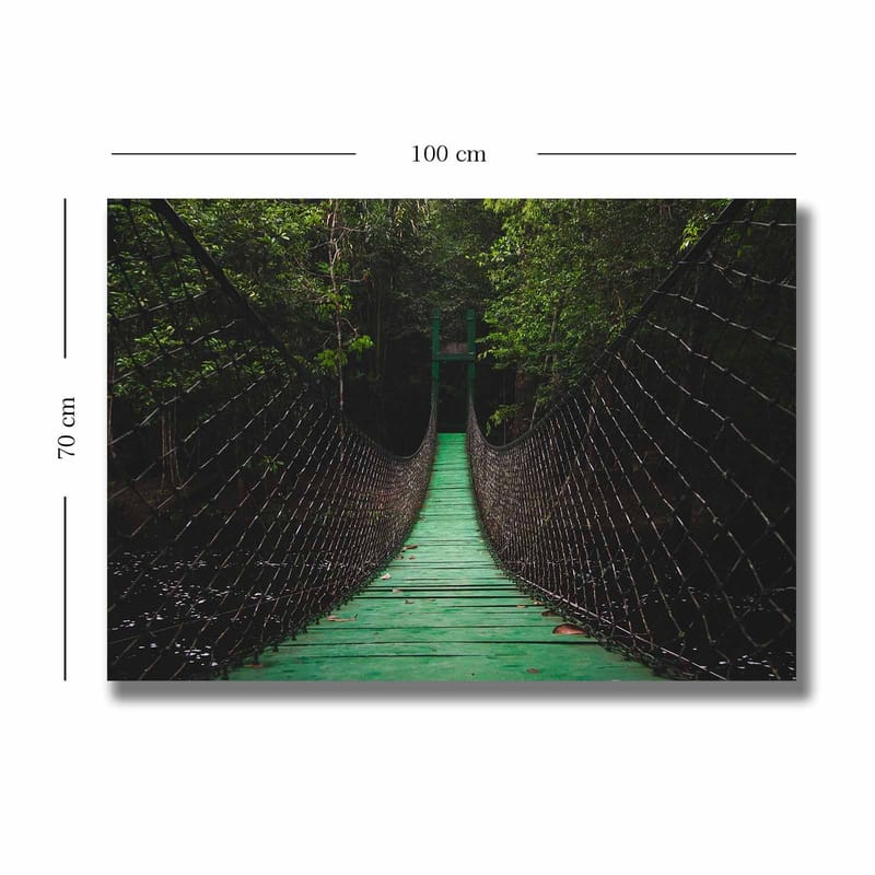 Lærred 70x100 cm - Hængebro strækker sig gennem en frodig skov - Grøn / Sort - Boligtilbehør - Billeder & kunst - Billeder på lærred
