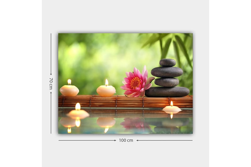 Lærred 70x100 cm - Harmonisk komposition af sten, en lotusblomst og stearinlys, der skaber en rolig og afslappende atmosfære - Lyserød / Sort / Beige - Boligtilbehør - Billeder & kunst - Billeder på lærred
