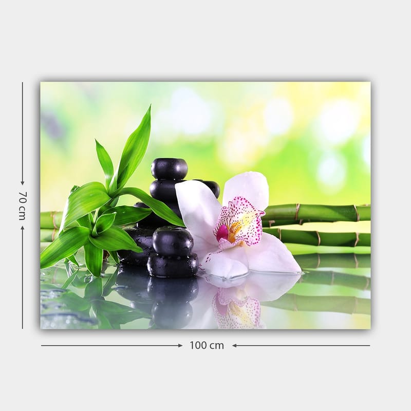 Lærred 70x100 cm - Harmonisk komposition med sorte sten, en hvid orkidé og grønne bambusskud - Sort / Grøn / Hvid - Boligtilbehør - Billeder & kunst - Billeder på lærred
