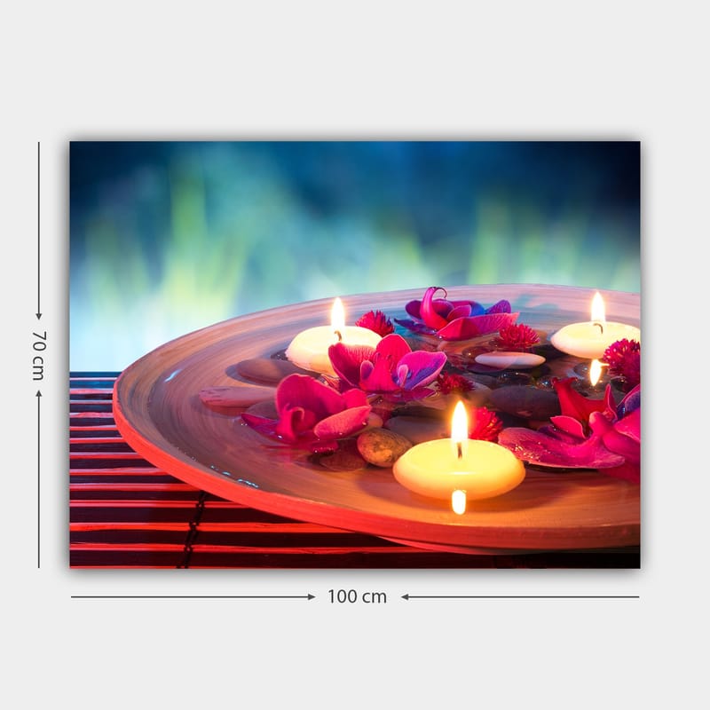 Lærred 70x100 cm - Harmonisk skål med svævende blomster og stearinlys, der skaber en fredelig atmosfære - Lyserød / Hvid / Brun - Boligtilbehør - Billeder & kunst - Billeder på lærred