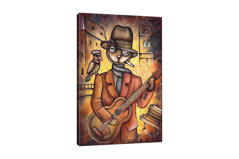 Lærred 70x100 cm - Katteklædt musiker spiller guitar med en fugl på skulderen i et bymiljø, Brun / Orange / Beige