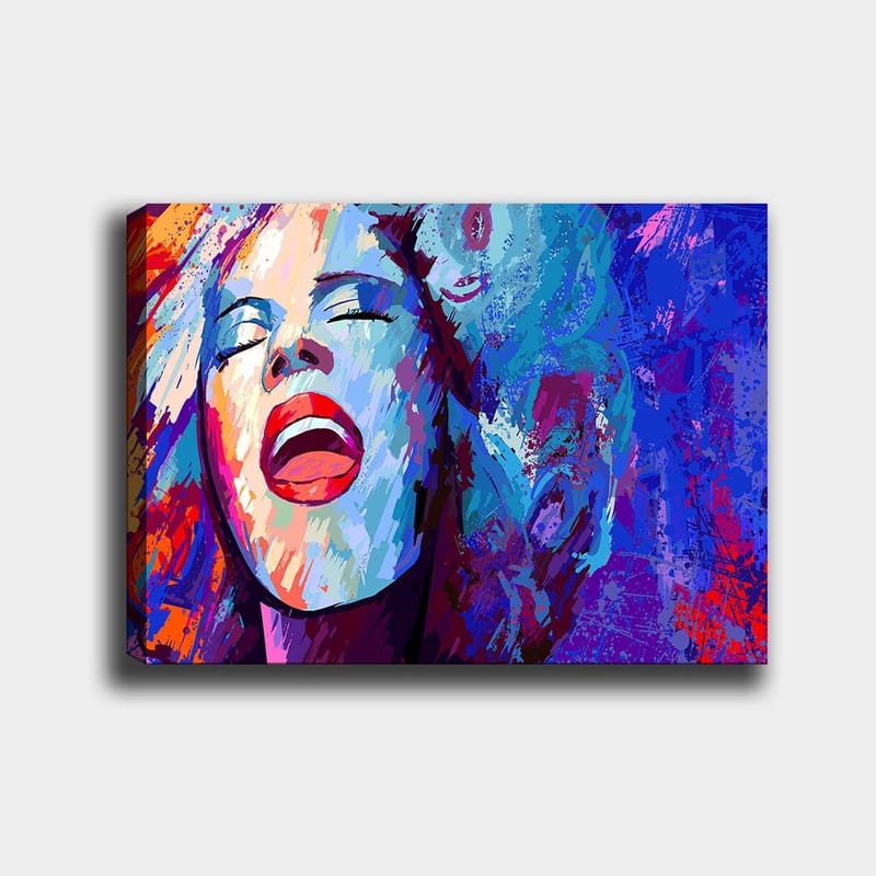 Lærred 70x100 cm - Kraftfuld kvinde, der synger med udtryksfulde ansigtstræk, Blå / Rød / Hvid