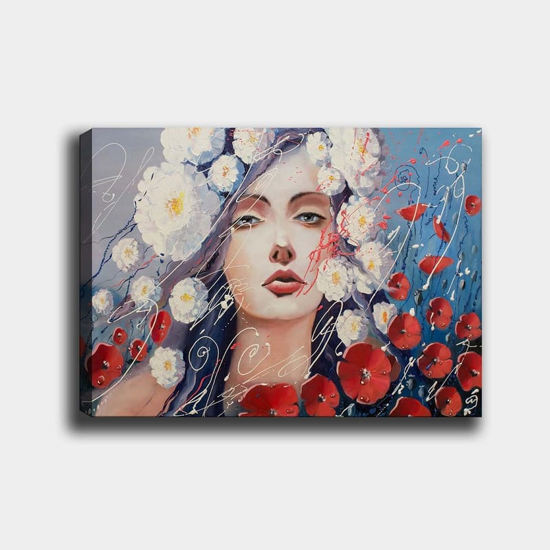 Lærred 70x100 cm - Kvinde med blomster i håret, omgivet af røde blomster og en blå baggrund, Hvid / Rød / Blå