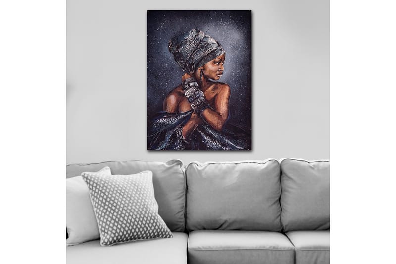 Lærred 70x100 cm - Kvinde med elegant hovedbeklædning og smykker, afbildet i profil - Mørkebrun / Sort / Grå - Boligtilbehør - Billeder & kunst - Billeder på lærred