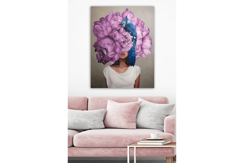 Lærred 70x100 cm - Kvinde med et hoved af store, lilla blomster og en blå fugl siddende på blomsterne - Lilla / Blå - Boligtilbehør - Billeder & kunst - Billeder på lærred