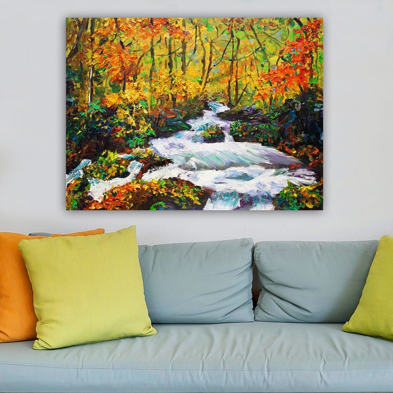 Lærred 70x100 cm - Livlig flod, der løber gennem et farverigt efterårsskovlandskab - Orange / Grøn / Hvid - Boligtilbehør - Billeder & kunst - Billeder på lærred