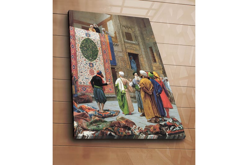 Lærred 70x100 cm - Livlig markedsscene med mænd, der diskuterer og beundrer et stort, farverigt tæppe - Rød / Grøn / Blå - Boligtilbehør - Billeder & kunst - Billeder på lærred