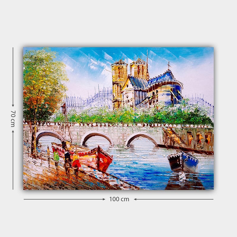 Lærred 70x100 cm - Livlig scene ved en bro med farverige både og en imponerende bygning i baggrunden - Blå / Rød / Grøn - Boligtilbehør - Billeder & kunst - Billeder på lærred