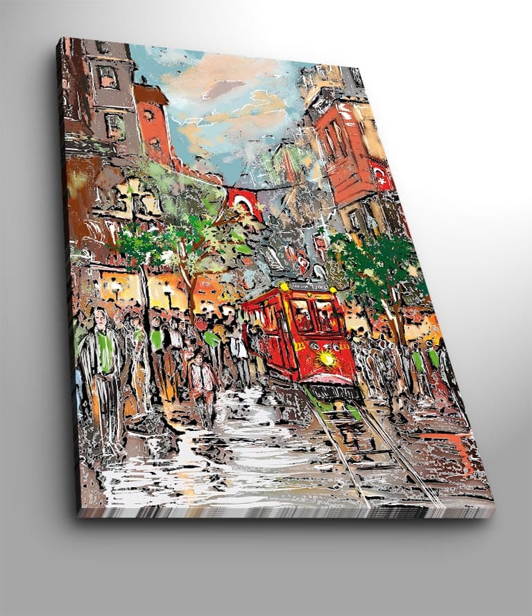 Lærred 70x100 cm - Livligt bybillede med en rød sporvogn, der kører gennem en regnfuld gade, omgivet af mennesker og træer - Rød / Grøn / Brun - Boligtilbehør - Billeder & kunst - Billeder på lærred