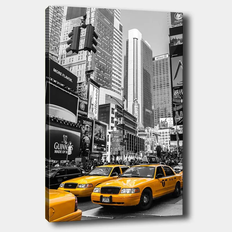 Lærred 70x100 cm - Livligt bybillede med gule taxaer, der dominerer gaden i et bymiljø - Gul / Sort - Boligtilbehør - Billeder & kunst - Billeder på lærred