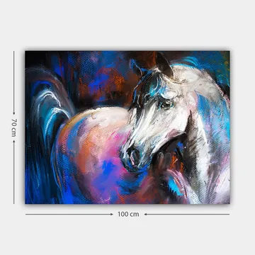 Lærred 70x100 cm - Majestætisk hvid hest med farverige detaljer i baggrunden - Hvid / Blå / Lyserød - Boligtilbehør - Billeder & kunst - Billeder på lærred