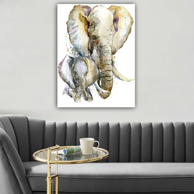 Lærred 70x100 cm - Maleriet forestiller en stor og en lille elefant i en blød og farverig akvarelstil - Grå / Beige / Lilla - Boligtilbehør - Billeder & kunst - Billeder på lærred