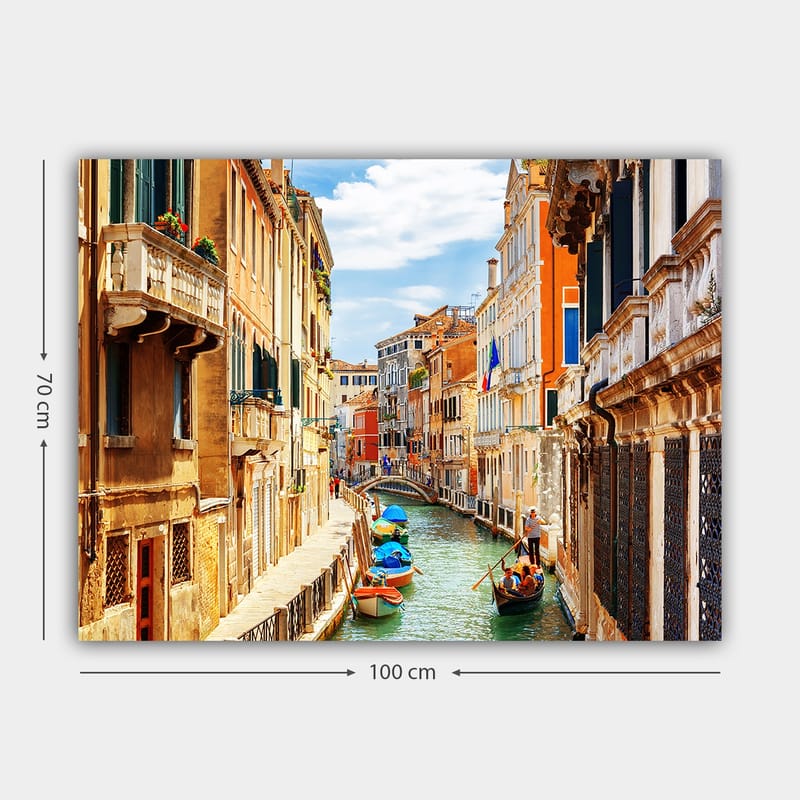 Lærred 70x100 cm - Malerisk kanal i Venedig med farverige bygninger og både - Terrakotta / Blå / Grøn - Boligtilbehør - Billeder & kunst - Billeder på lærred