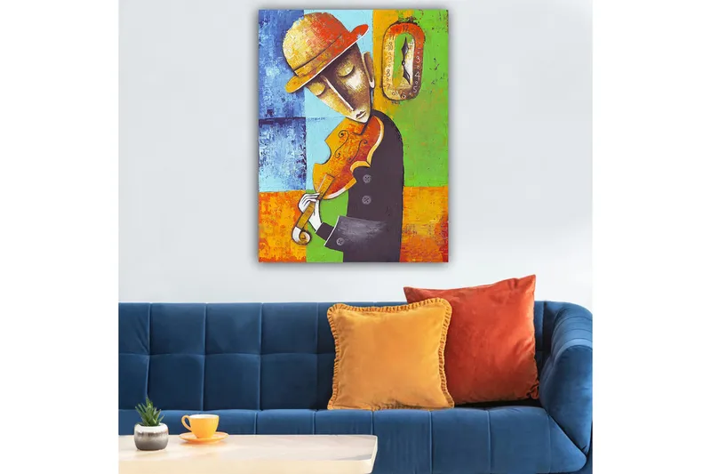 Lærred 70x100 cm - Musiker spiller violin, klædt i sort med en gul hat, omgivet af farverige geometriske former - Orange / Grøn / Blå - Boligtilbehør - Billeder & kunst - Billeder på lærred