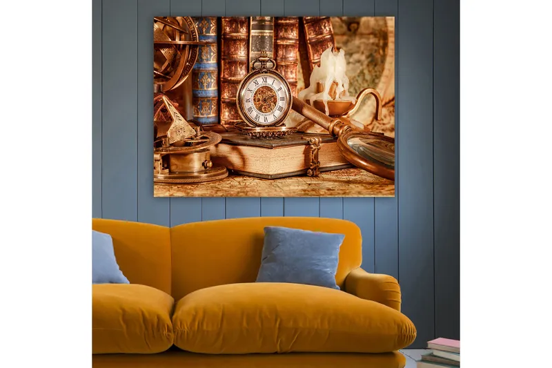 Lærred 70x100 cm - Nostalgisk samling af antikke genstande, herunder et lommeur, bøger og en lysestage - Guld / Brun / Beige - Boligtilbehør - Billeder & kunst - Billeder på lærred