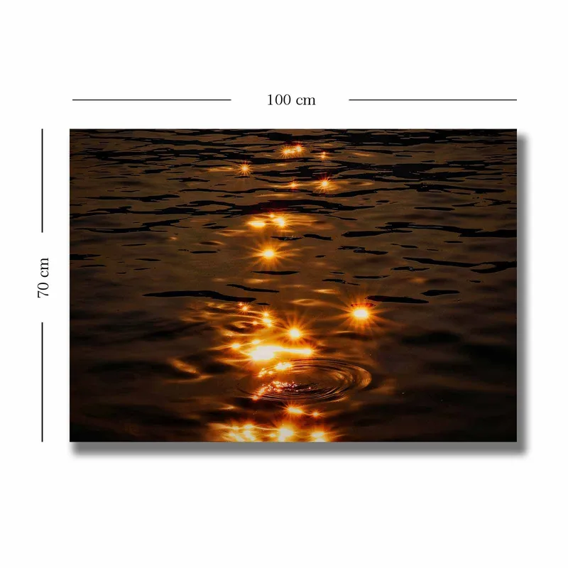 Lærred 70x100 cm - Reflektioner af sollys på en stille vandoverflade - Guld / Mørkebrun - Boligtilbehør - Billeder & kunst - Billeder på lærred