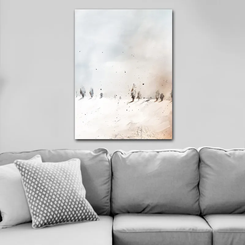 Lærred 70x100 cm - Roligt vinterlandskab med snedækkede træer i det fjerne, Lyseblå / Hvid / Beige