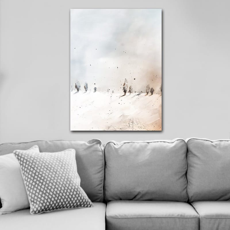 Lærred 70x100 cm - Roligt vinterlandskab med snedækkede træer i det fjerne, Lyseblå / Hvid / Beige