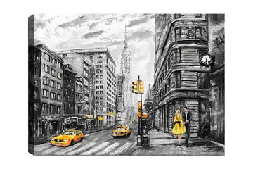 Lærred 70x100 cm - Romantisk scene af et par, der går på en travl gade i New York, omgivet af klassiske bygninger og gule taxaer - Gul / Sort / Grå - Boligtilbehør - Billeder & kunst - Billeder på lærred