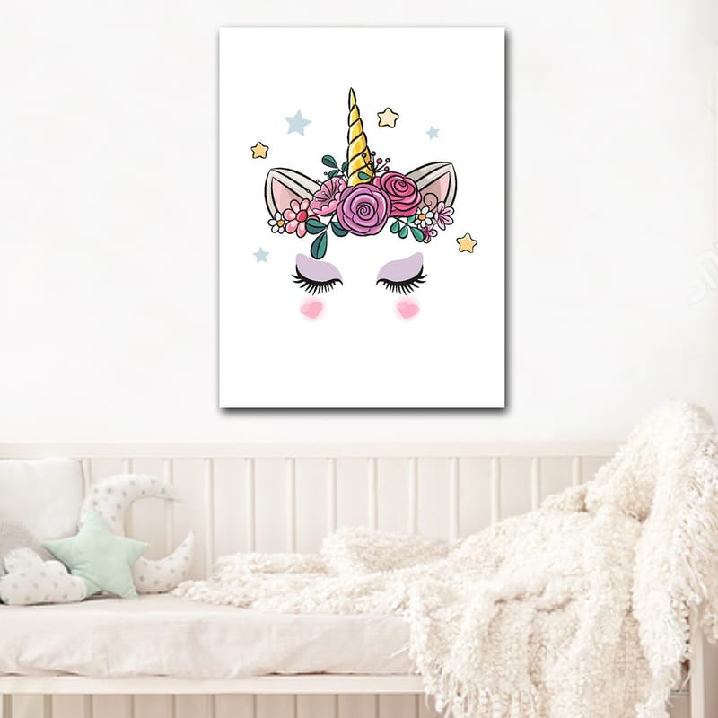 Lærred 70x100 cm - Sød enhjørning med blomster og stjerner som dekoration - Lilla / Pink / Guld - Boligtilbehør - Billeder & kunst - Billeder på lærred