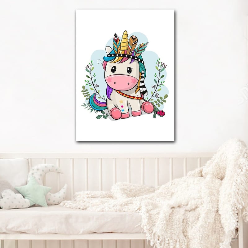 Lærred 70x100 cm - Sød enhjørning med farverig man og fjer som dekoration, Lyserød / Lilla / Grøn