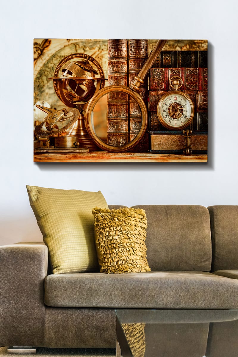 Lærred 70x100 cm - Samling af antikke navigationsværktøjer og bøger, der formidler en følelse af historie og udforskning - Guld / Brun / Mørkerød - Boligtilbehør - Billeder & kunst - Billeder på lærred