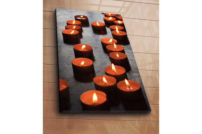 Lærred 70x100 cm - Samling af tændte fyrfadslys, der skaber en varm og indbydende atmosfære - Orange / Sort - Boligtilbehør - Billeder & kunst - Billeder på lærred
