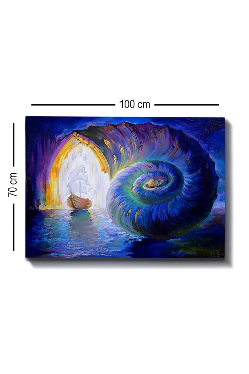 Lærred 70x100 cm - Sejlbåd navigerer gennem en stor skal, der åbner sig mod en lysere verden - Blå / Grøn / Lilla - Boligtilbehør - Billeder & kunst - Billeder på lærred