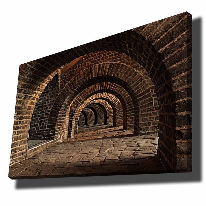 Lærred 70x100 cm - Serie af buer i en gammel stenstruktur, der skaber en følelse af dybde og perspektiv, Mørkebrun / Grå / Beige