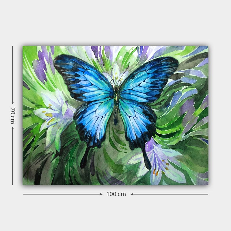 Lærred 70x100 cm - Smuk blå sommerfugl svæver over grønne og lilla planter - Blå / Grøn / Lilla - Boligtilbehør - Billeder & kunst - Billeder på lærred