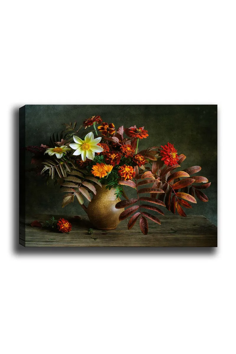 Lærred 70x100 cm - Smuk buket af farverige blomster og blade i en keramikvase, Hvid / Orange / Rød