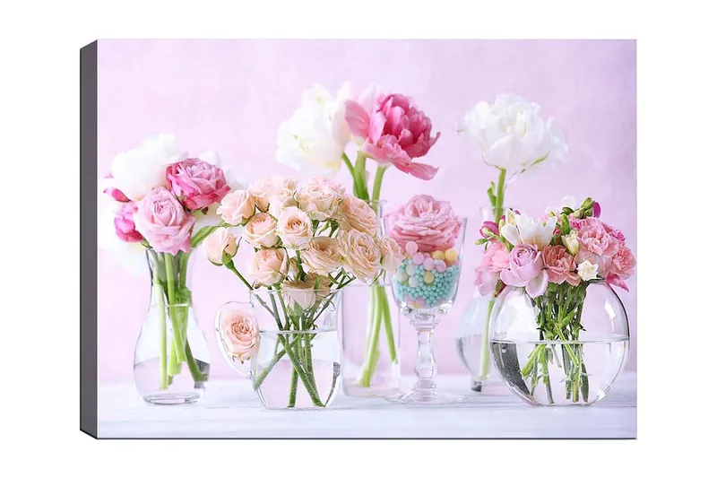 Lærred 70x100 cm - Smuk buket af lyserøde og hvide blomster i forskellige glasvaser, Lyserød / Hvid / Grøn