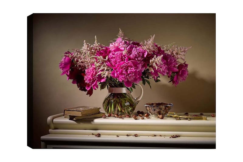 Lærred 70x100 cm - Smuk buket af lyserøde pæoner i en glasvase, Lyserød / Grøn / Beige