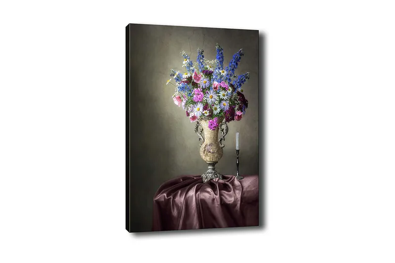 Lærred 70x100 cm - Smuk buket farverige blomster i en elegant vase, Lilla / Lyserød / Blå