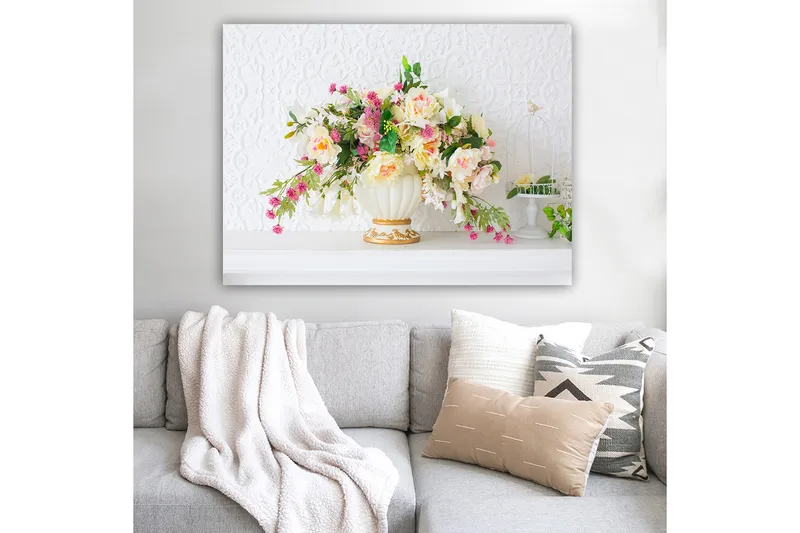Lærred 70x100 cm - Smuk buket farverige blomster i en elegant vase - Lyserød / Grøn / Creme - Boligtilbehør - Billeder & kunst - Billeder på lærred