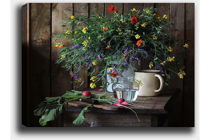 Lærred 70x100 cm - Smuk buket farverige blomster i en glasvase på et træbord - Grøn / Gul / Rød - Boligtilbehør - Billeder & kunst - Billeder på lærred