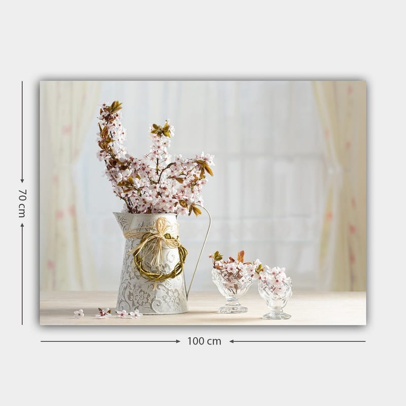 Lærred 70x100 cm - Smuk buket lyserøde blomster i en dekorativ kande - Lyserød / Grøn / Hvid - Boligtilbehør - Billeder & kunst - Billeder på lærred