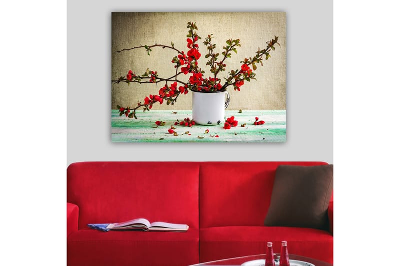 Lærred 70x100 cm - Smuk buket røde blomster i en hvid kop - Rød / Grøn / Hvid - Boligtilbehør - Billeder & kunst - Billeder på lærred