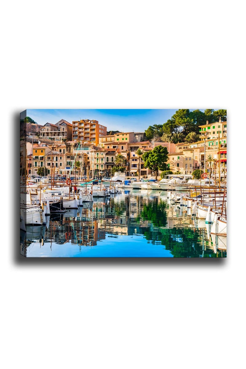 Lærred 70x100 cm - Smuk havn med sejlbåde og farverige huse ved vandet, Blå / Grøn / Orange