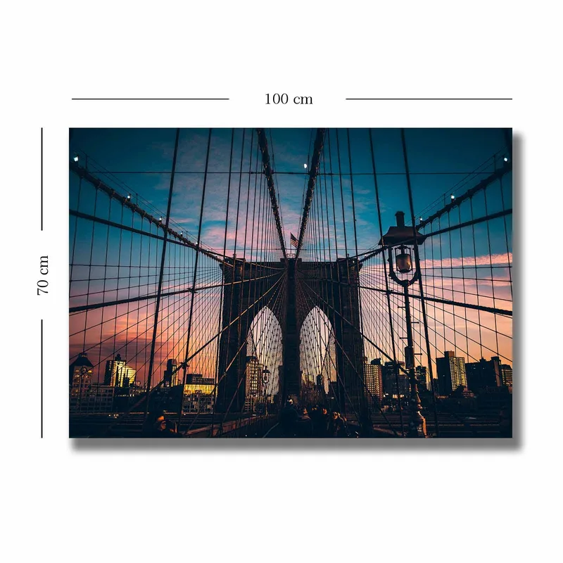Lærred 70x100 cm - Smuk udsigt over Brooklyn Bridge med en dramatisk himmel i skumringen - Mørkeblå / Pink / Grå - Boligtilbehør - Billeder & kunst - Billeder på lærred