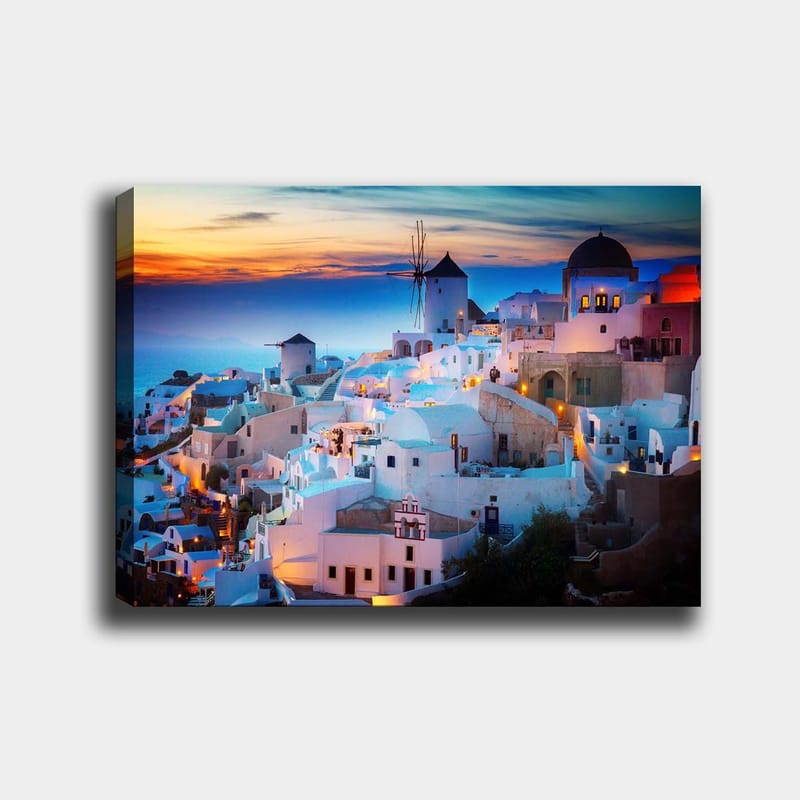 Lærred 70x100 cm - Smuk udsigt over de hvide huse i en græsk landsby ved solnedgang, Hvid / Blå / Orange