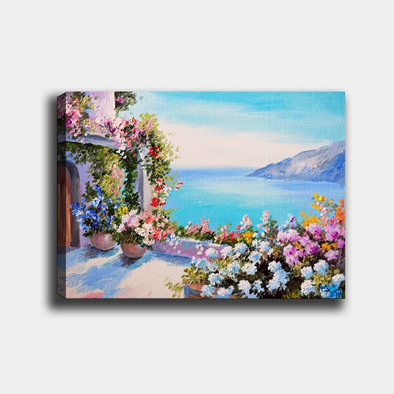 Lærred 70x100 cm - Smuk udsigt over havet med blomsterarrangementer i potter, der pryder en terrasse, Blå / Grøn / Lyserød