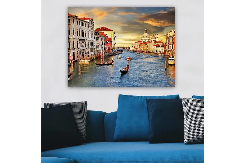 Lærred 70x100 cm - Smuk udsigt over Venedig med gondoler, der glider langs kanalen, og historiske bygninger langs vandet - Blå / Terrakotta / Beige - Boligtilbehør - Billeder & kunst - Billeder på lærred