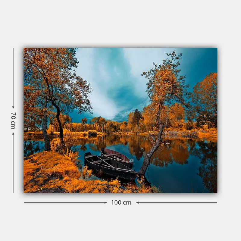 Lærred 70x100 cm - Smukt efterårslandskab med en rolig sø og en båd på kysten - Orange / Turkis - Boligtilbehør - Billeder & kunst - Billeder på lærred